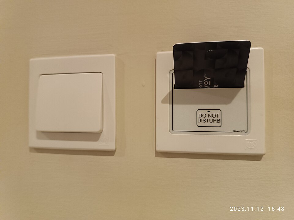 Key-Card Energy-Saving Switch